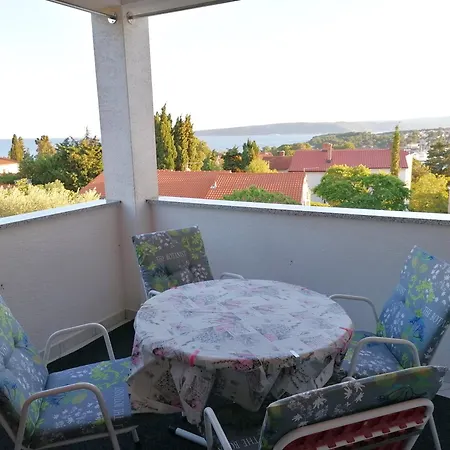 Gloria Apartment *